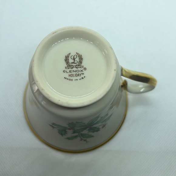 LENOX HOLIDAY FOOTED TEACUP AND SAUCER VINTAGE CHINA HOLLY & BERRIES - Picture 10 of 12